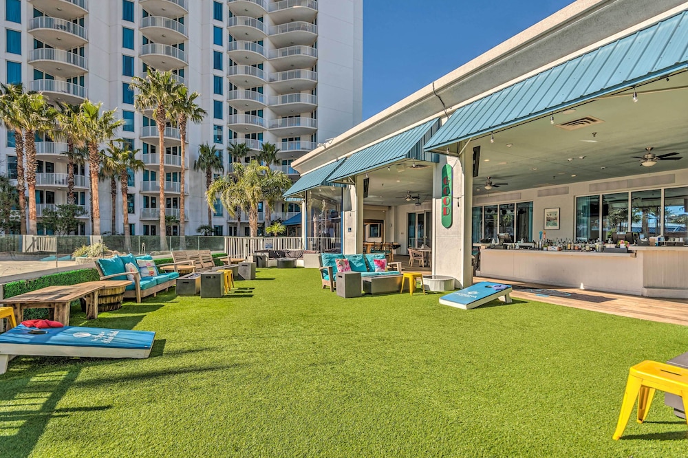 Walk to White-sand Beach: Resort Condo in Destin!