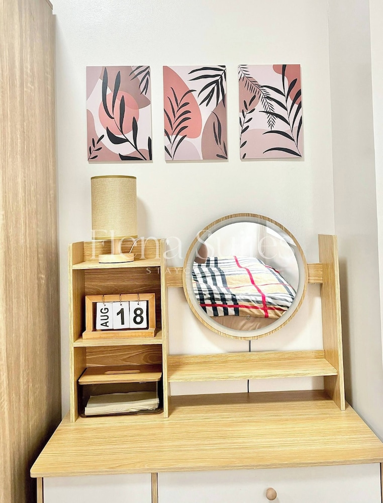 Aesthetic Cozy Stay With Ps4, Netflix & Coffee Nook - Elena Suites Staycation