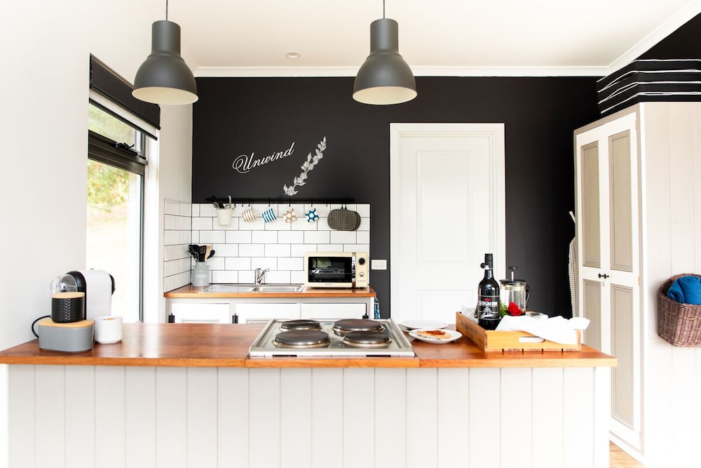 Karawatha Cottages B&B