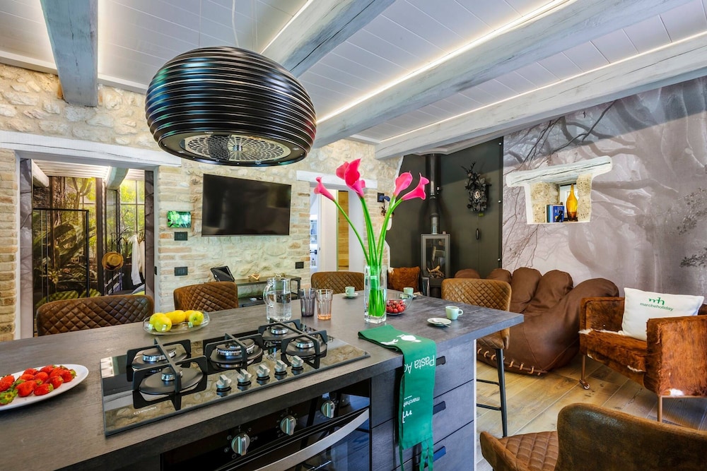 Casalino Galassi 4 2 by Marche Holiday Villas