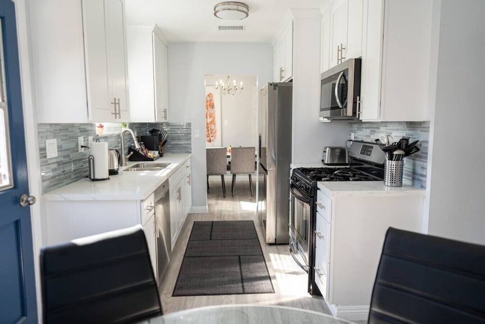 Disneyland 5BR Fullerton House Fully Remodeled 2023 w Garage Fenced Yard p61