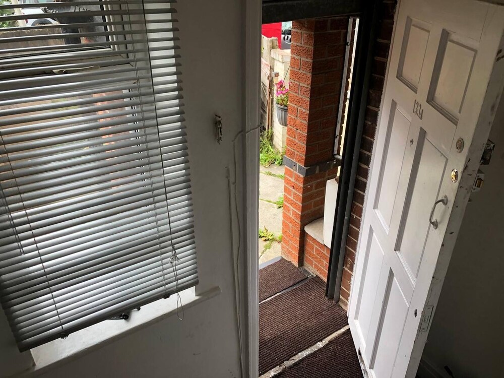 Private Studio Flat Great Location in Manchester