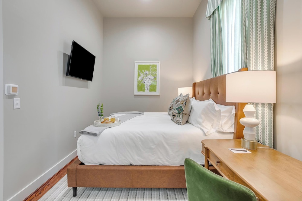 Nutt House Hotel