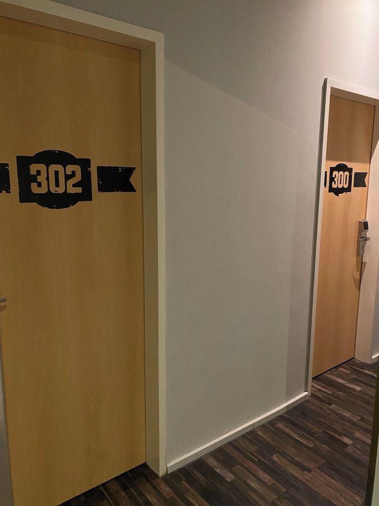 Singer109 Hostel