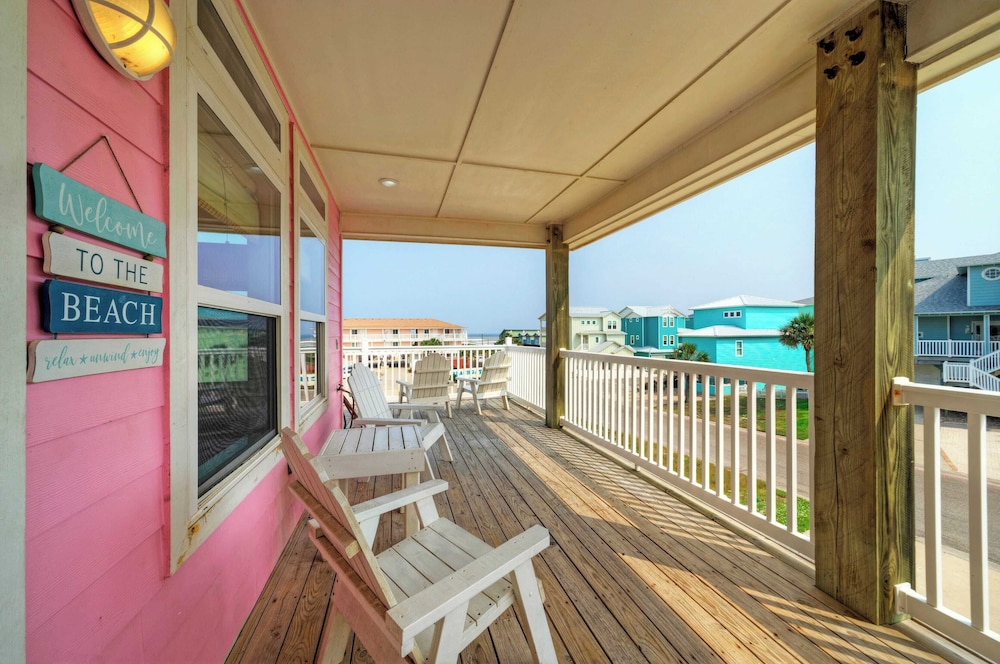 Sleeps 24 2 Homes w/ Beach Boardwalk Access & Deck Views Steps to the Beach