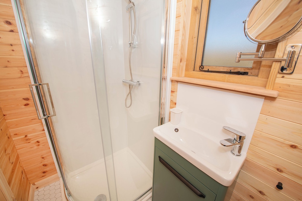 Glamping Pod 5 Shelter
