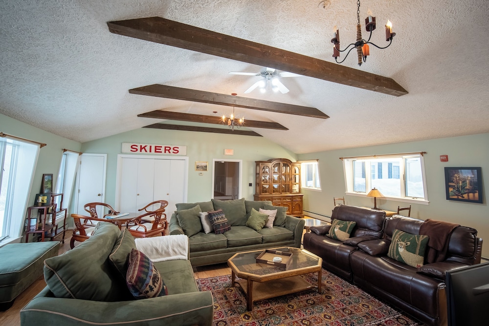 Cooper Hill Inn
