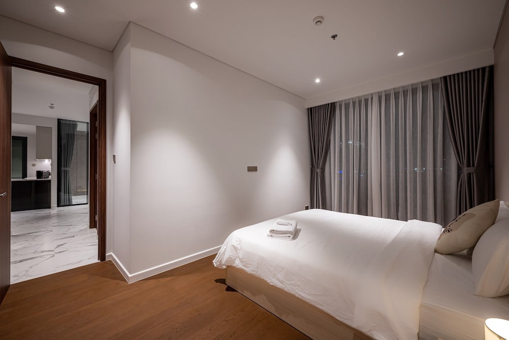 DongDong Apartment The Metropole