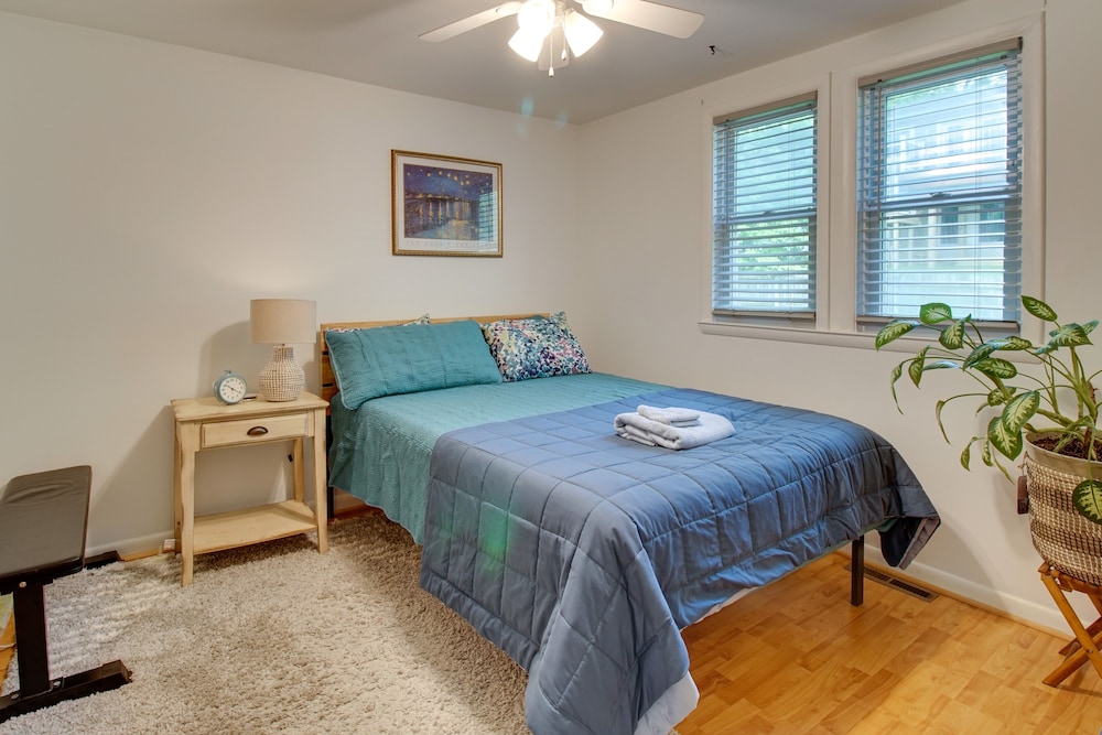 Walk to Beach: Charming Maryland Home w/ Yard! view 3