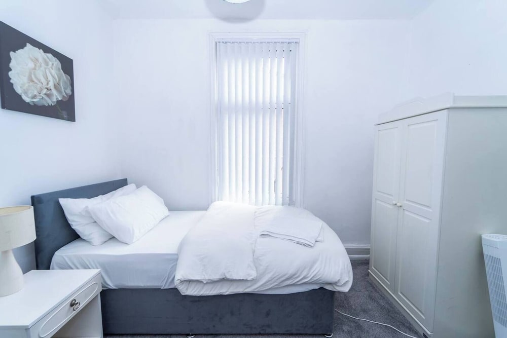 Charming Victorian Home in Heart of Leicester