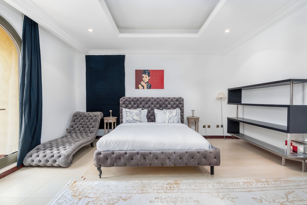 Private Palm Villa - Mint Stay