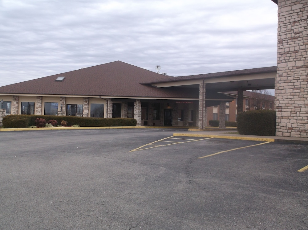 Baymont by Wyndham Metropolis view 2