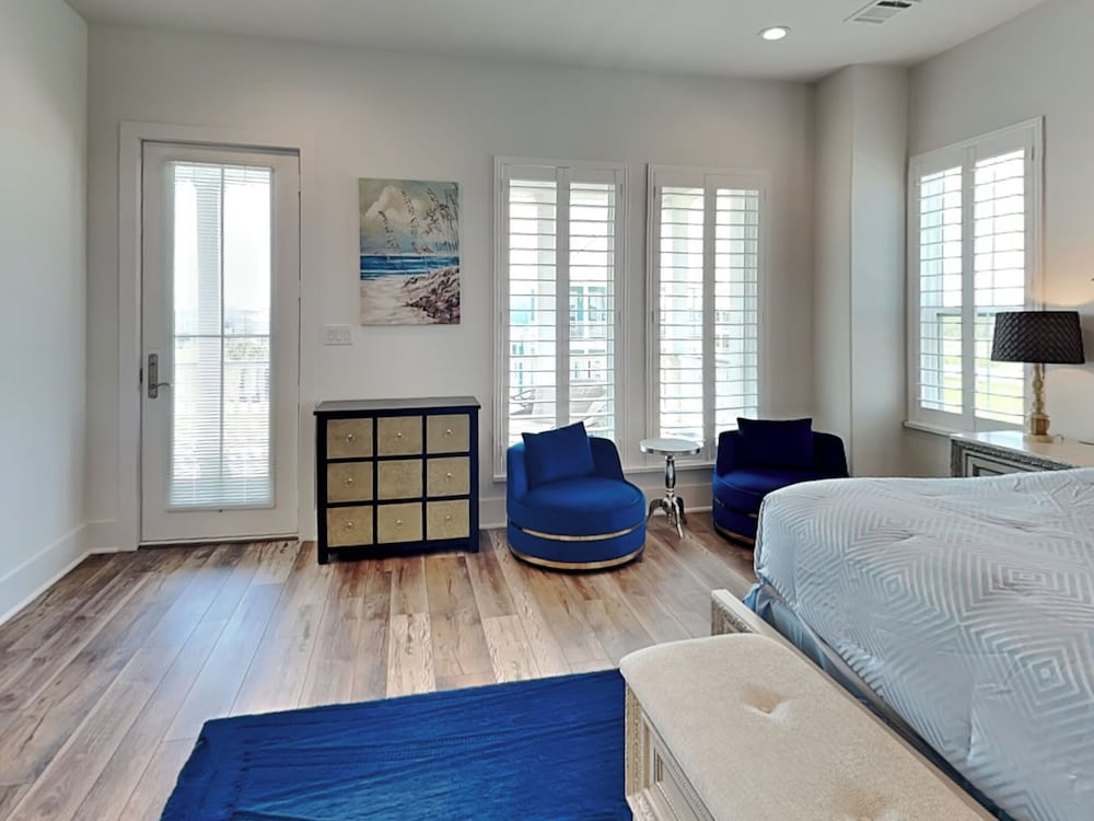 Seabreezy Lane by Ryson Vacation Rentals