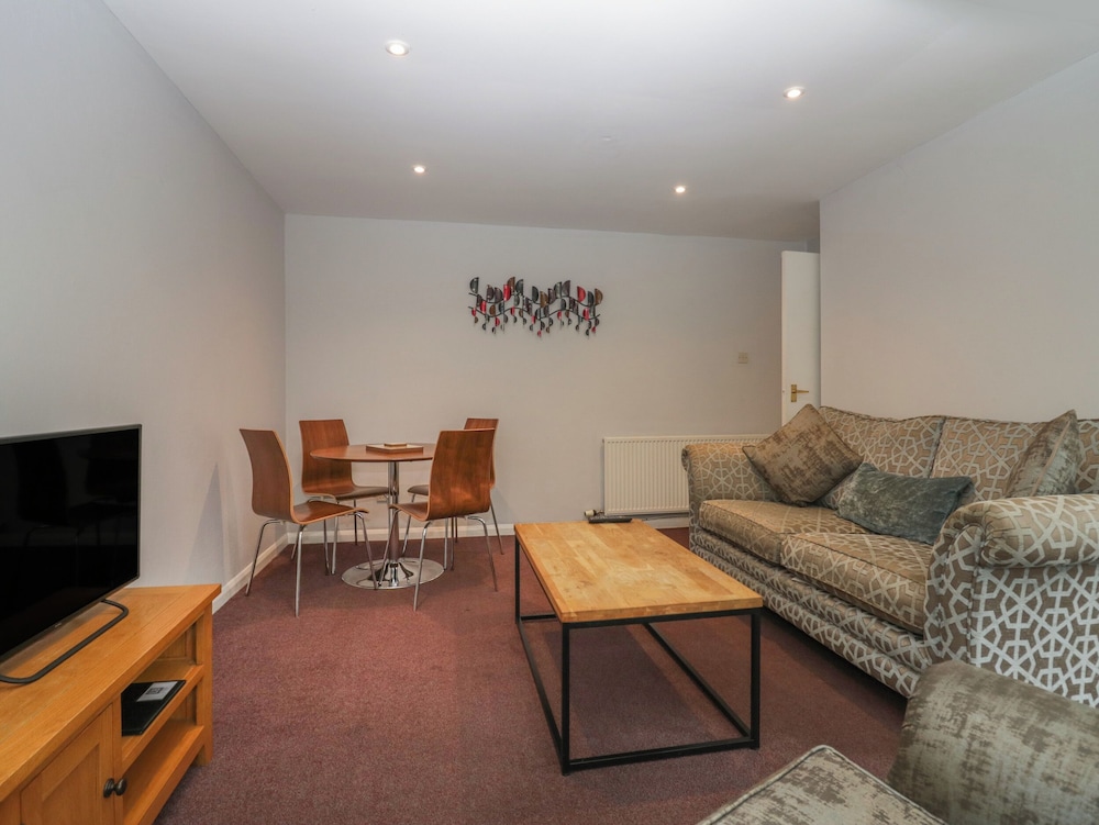 Apartment 6
