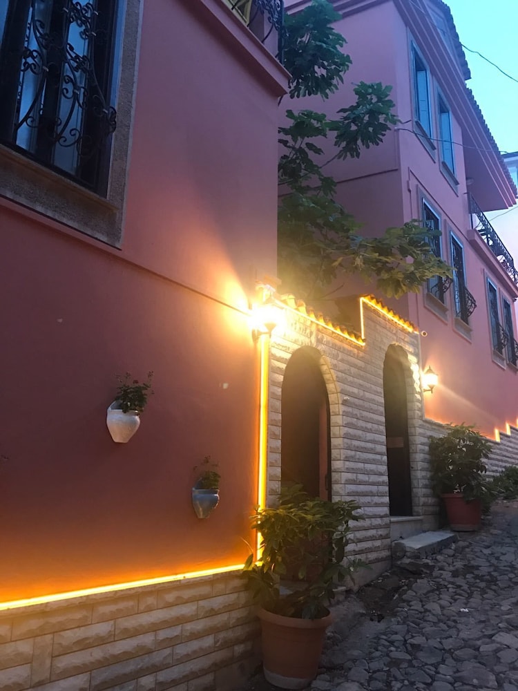 Hotel Cundahan Otel - Image 1