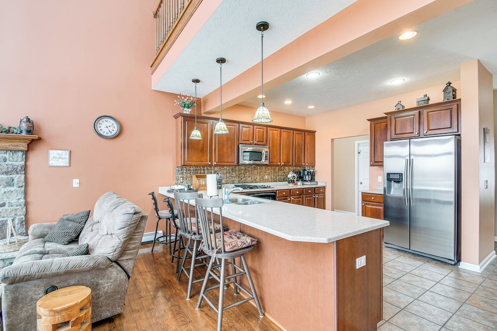 The Gathering Place: Rushville Home w/ Hot Tub