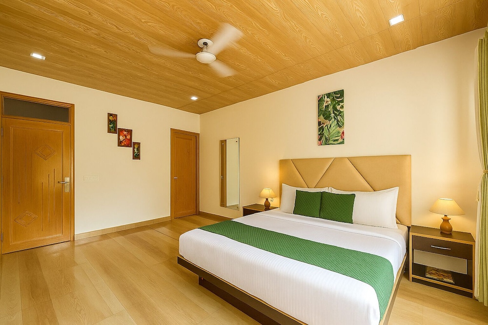 Hotel Shiva Lake - Near Mussoorie Lake
