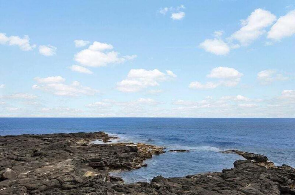 Top Floor With Ocean Views - Convenient Location - Vrkcv