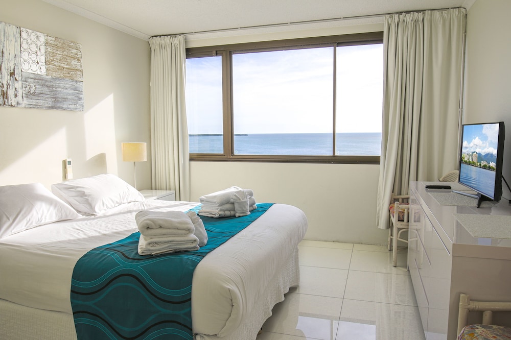 Cairns Aquarius