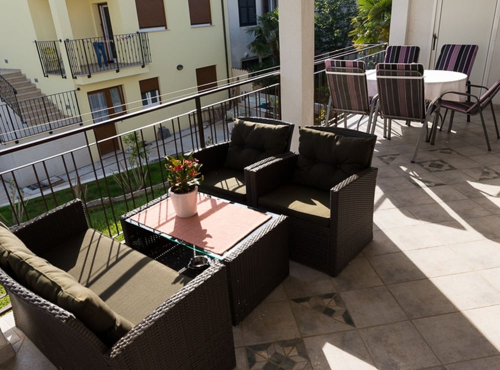 Sunny Street Apartments 2