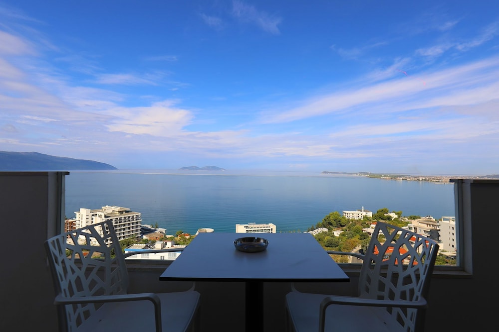 Hill Suites