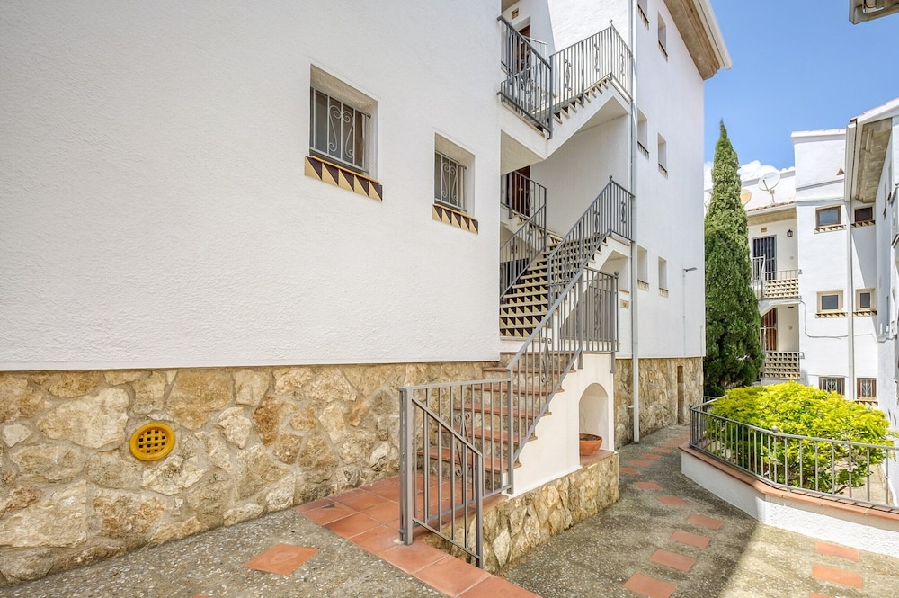 Apartment in Roses Near Cap de Creus