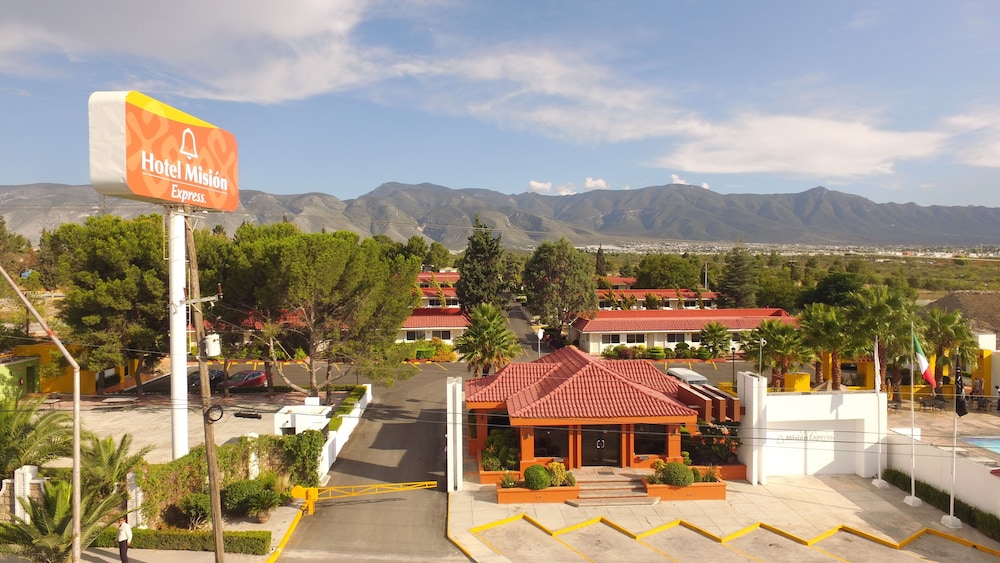 Saltillo Vacations - Hotel Mision Express Saltillo - Property Image 2