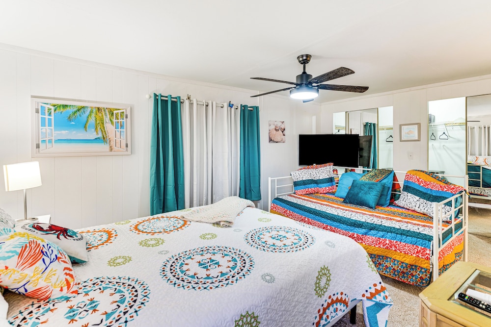 Pool Access! Couples Haven 4 Mi to Dtwn Fort Myers