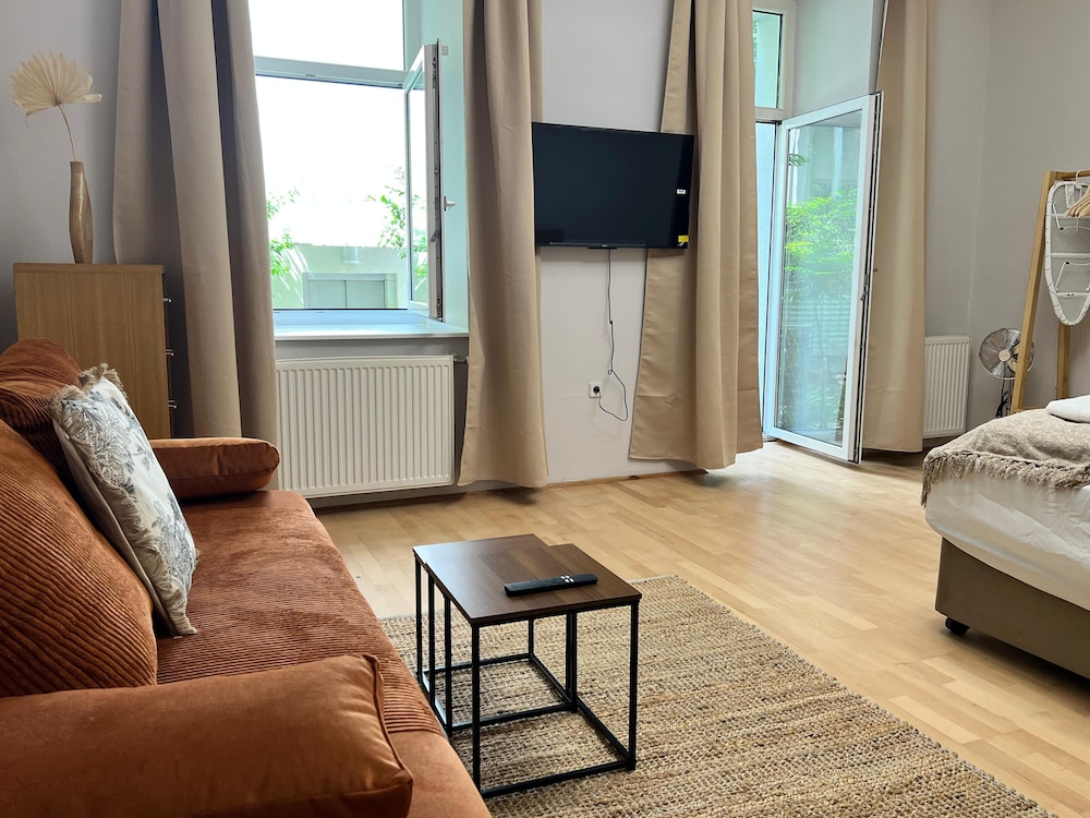Lovely Studio for 4 with Garden