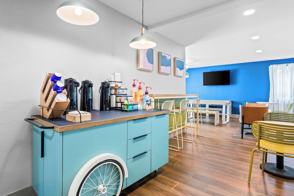 Modesto Vacations - Spark by Hilton Modesto - Property Image 10