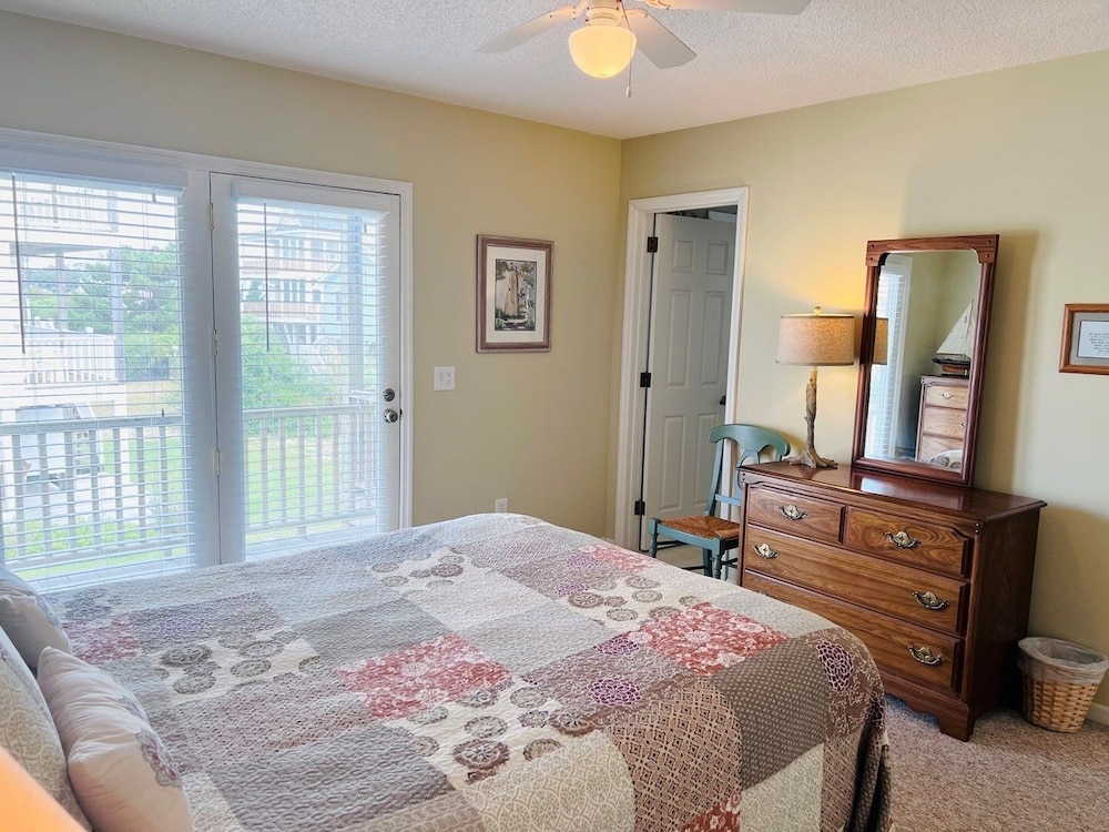 Le Tournesol 4 Bedroom Home by RedAwning - Property Image 32