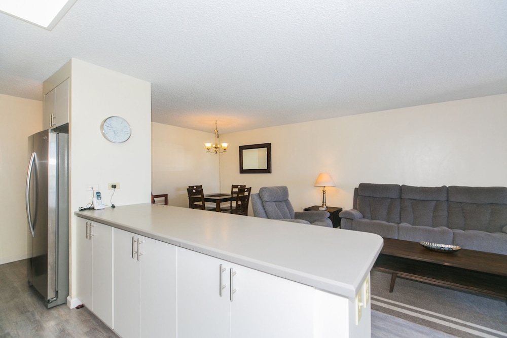Discovery Bay 2308 1 Bedroom Condo by RedAwning