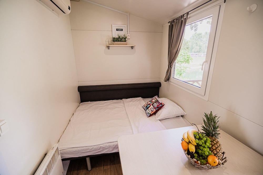 Waterside Retreat Mobile Homes With Thermal Riviera Tickets