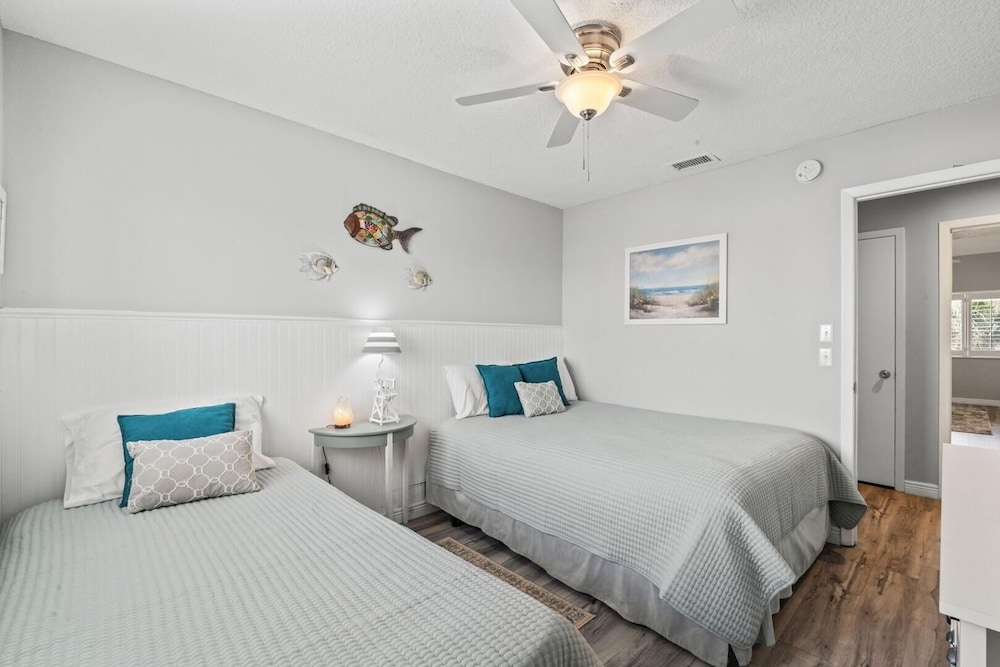 Blessed By The Sea Crescent Beach Activities 2 Bedroom Home