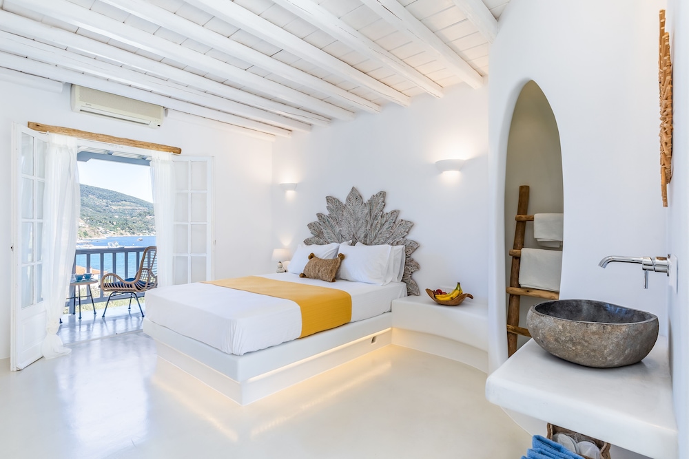 Evlalia Studios & Villas