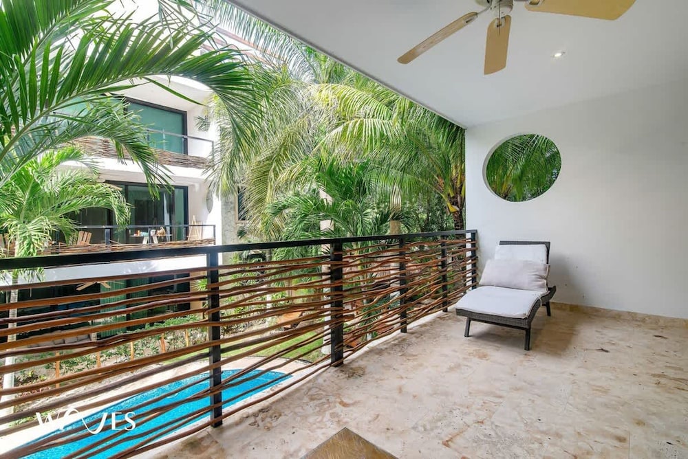 2 Br Luminous and Spacious Pool View Apt