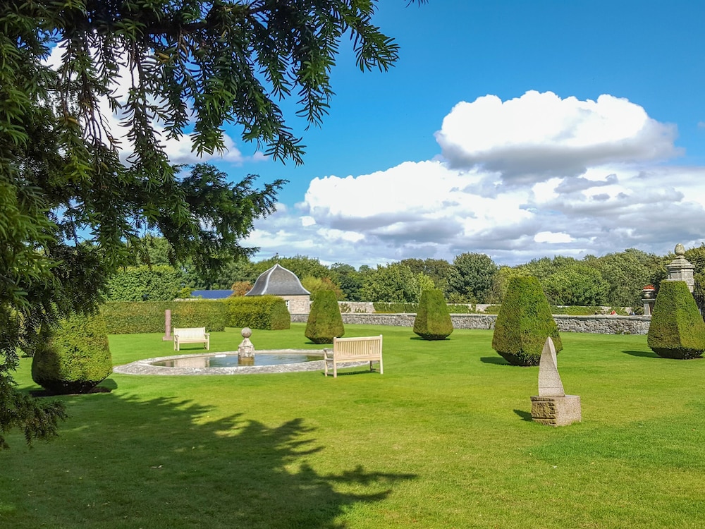 Beechgrove Cottage - Pitmedden Gardens