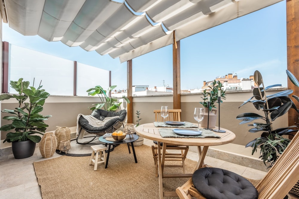 Lugbara - 1 Bedroom and Terrace in Goya