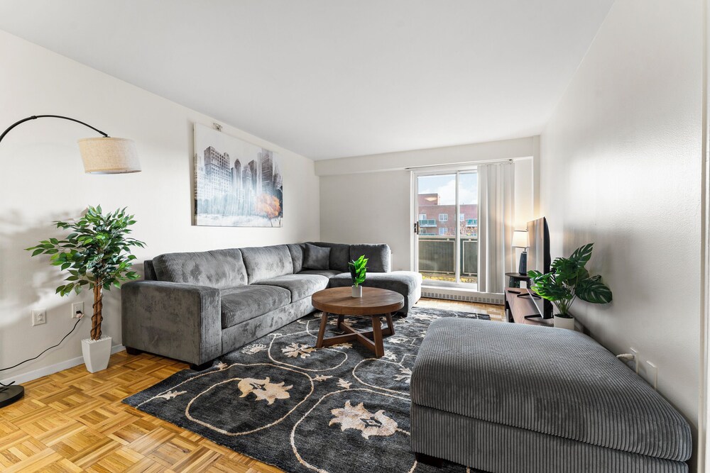 Furnished Apartment Near Longwood