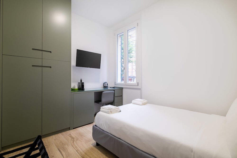 Casa Due Agosto Sleek and Central