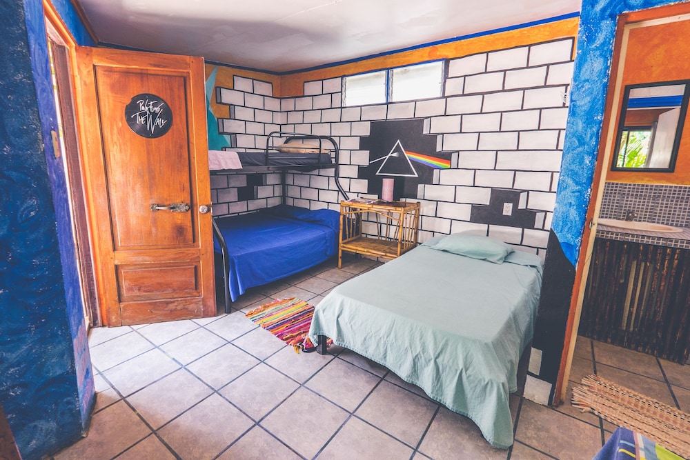 Pura Vida Hostel