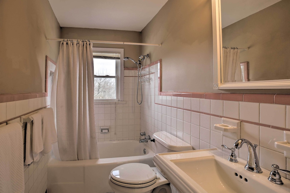 Lexington Vacations - Lexington Family Home 2 Miles to UK Campus! - Property Image 11