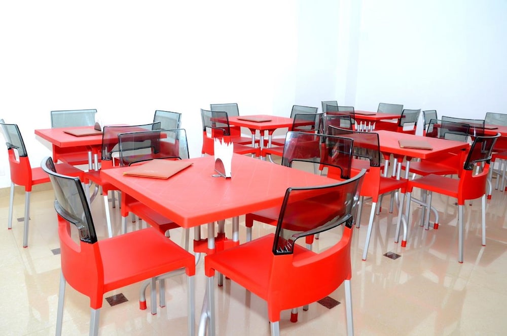 Food & Beverage