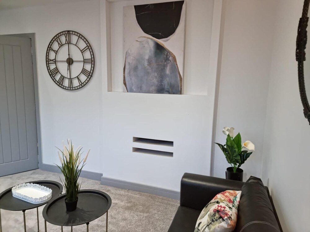 Remarkable 3-bed Apartment in London
