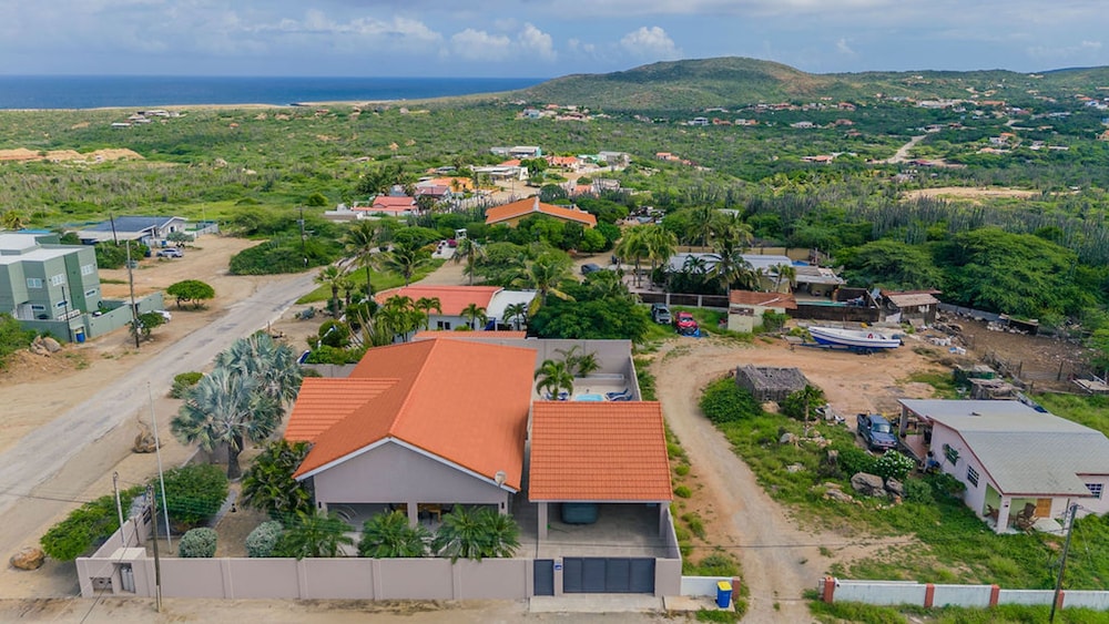 Central 4br3ba Villa w Ocean Views Private Pool