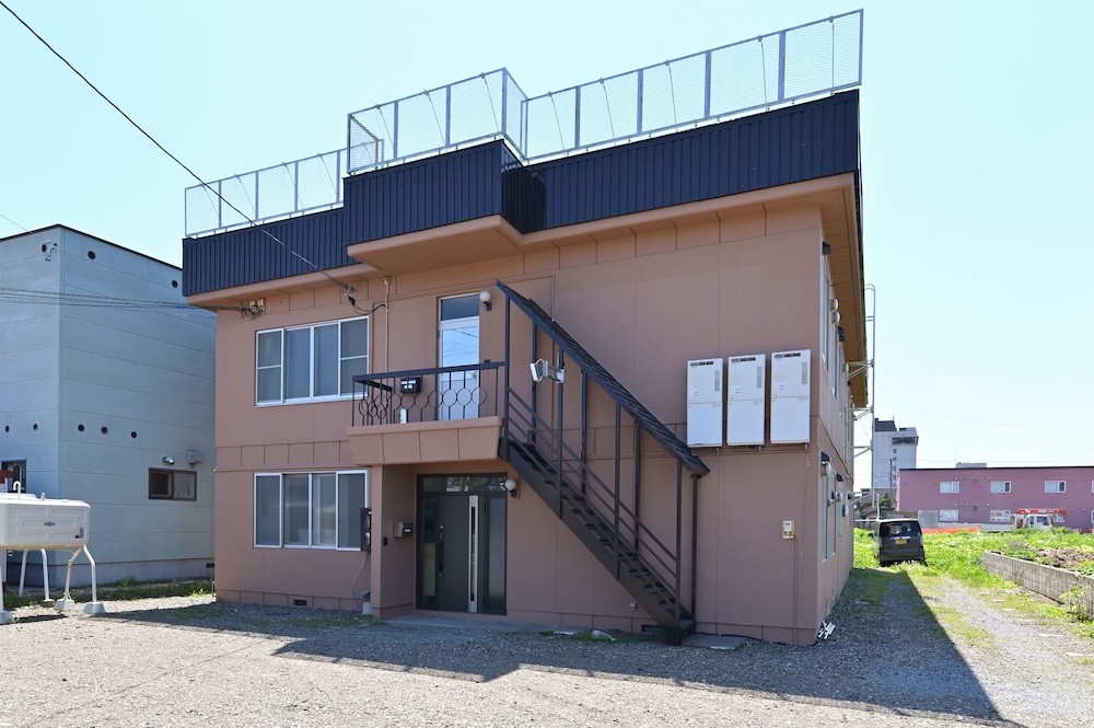 Photo 8