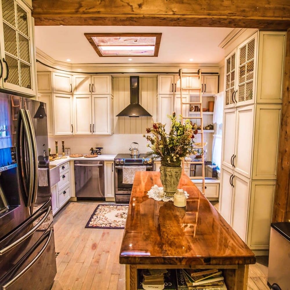 Luxury Waterfront Fairytale Home -carmen Elisabeth