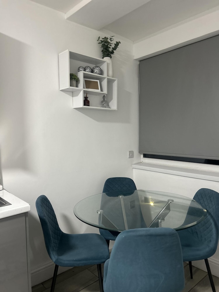 Solihull Cozy Apartment Retreat