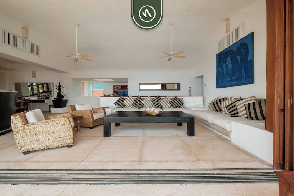 4 BR Penthouse - Breathtaking Views - Private Pool