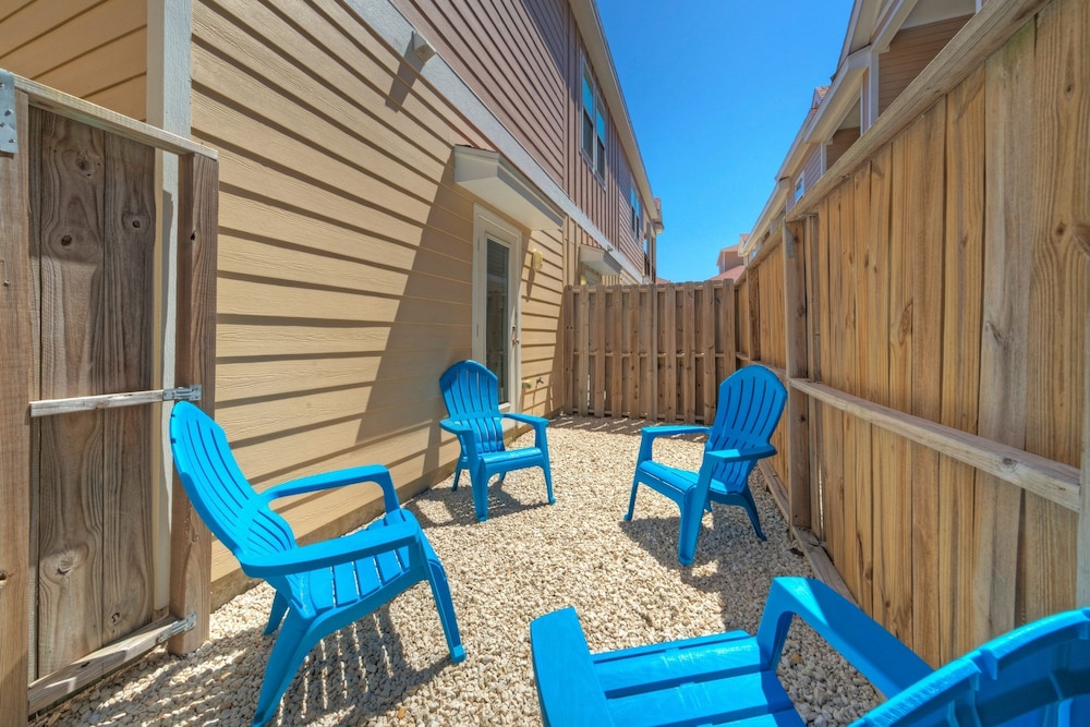 Carpe Beach Bum by Avantstay 3 Blocks to Beach Balcony Pool